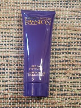 Elizabeth Arden Purple Scented Body Lotion Tube NEW!